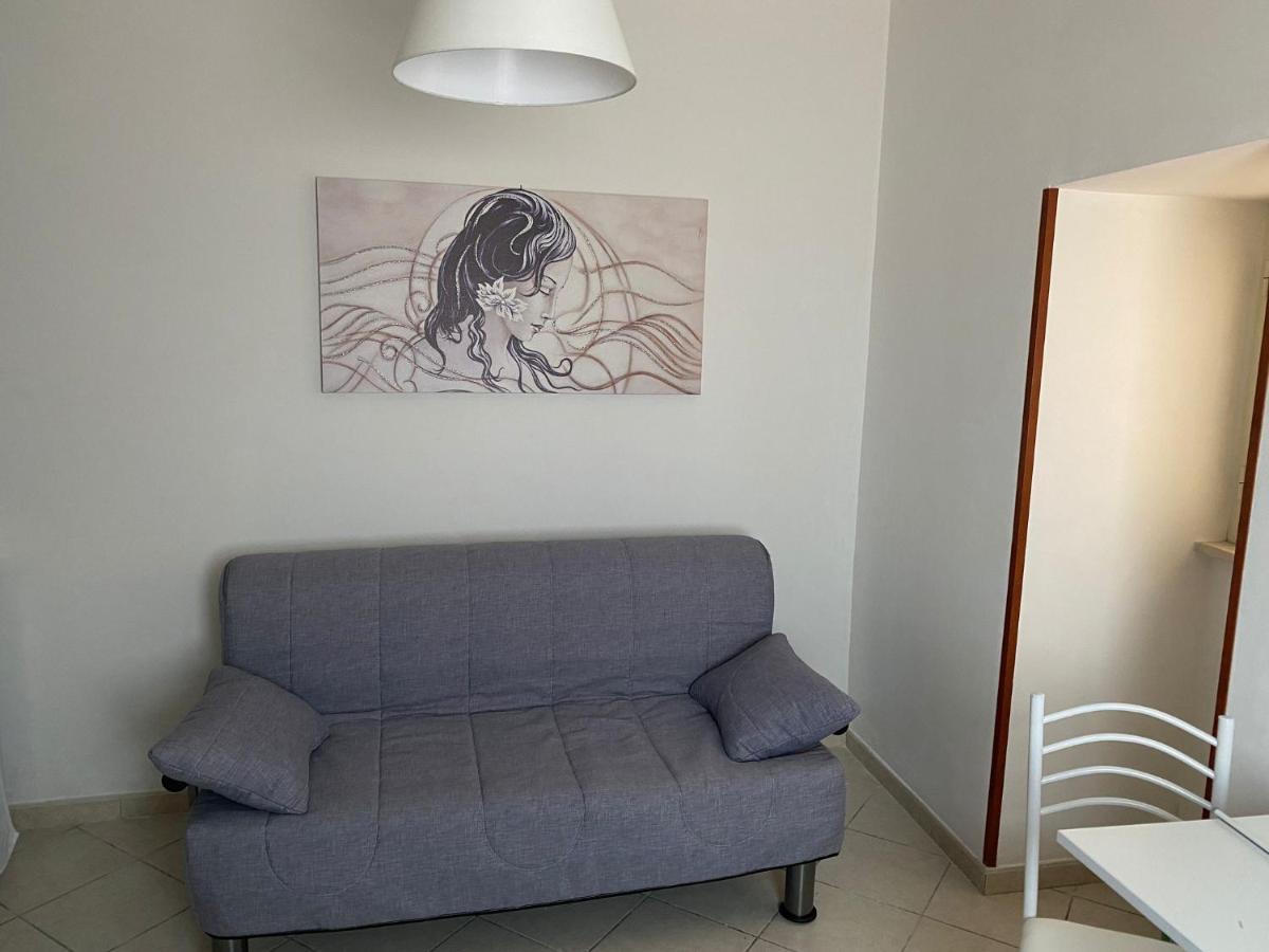 Nyx Dea Della Notte Apartment Bari Bagian luar foto