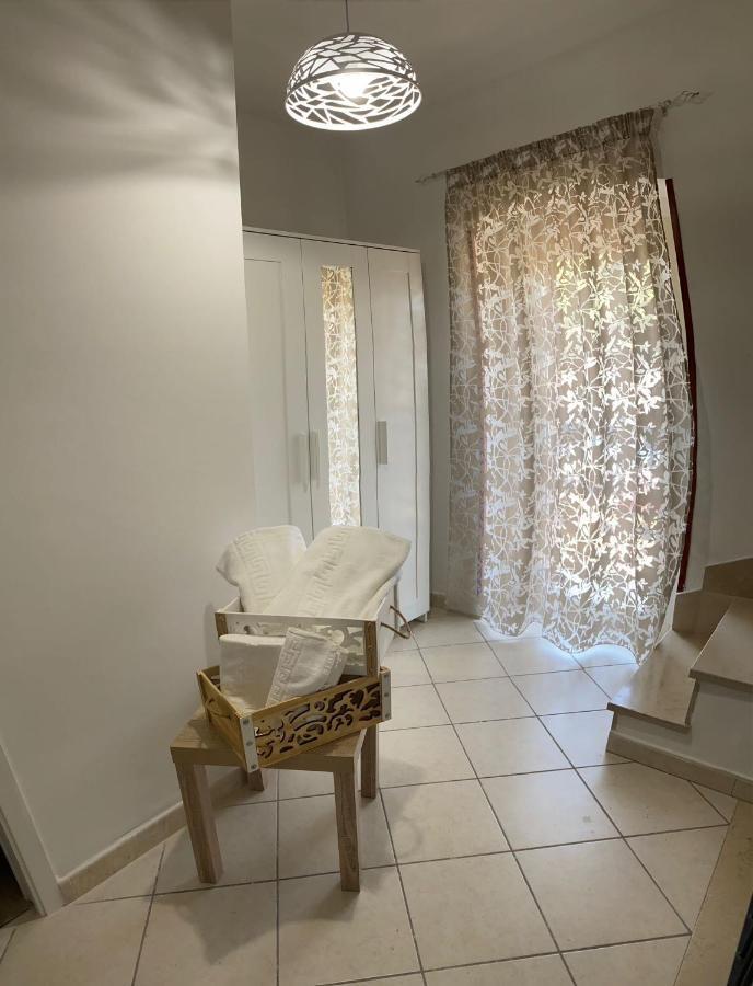 Nyx Dea Della Notte Apartment Bari Bagian luar foto